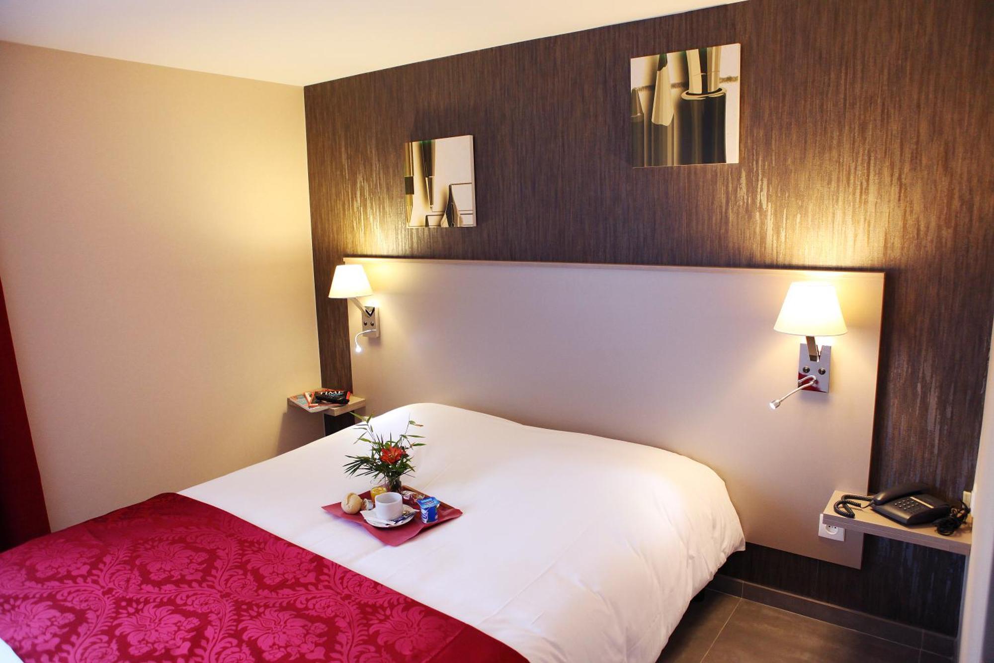 Hotel Le Coudon La Farlède Екстериор снимка