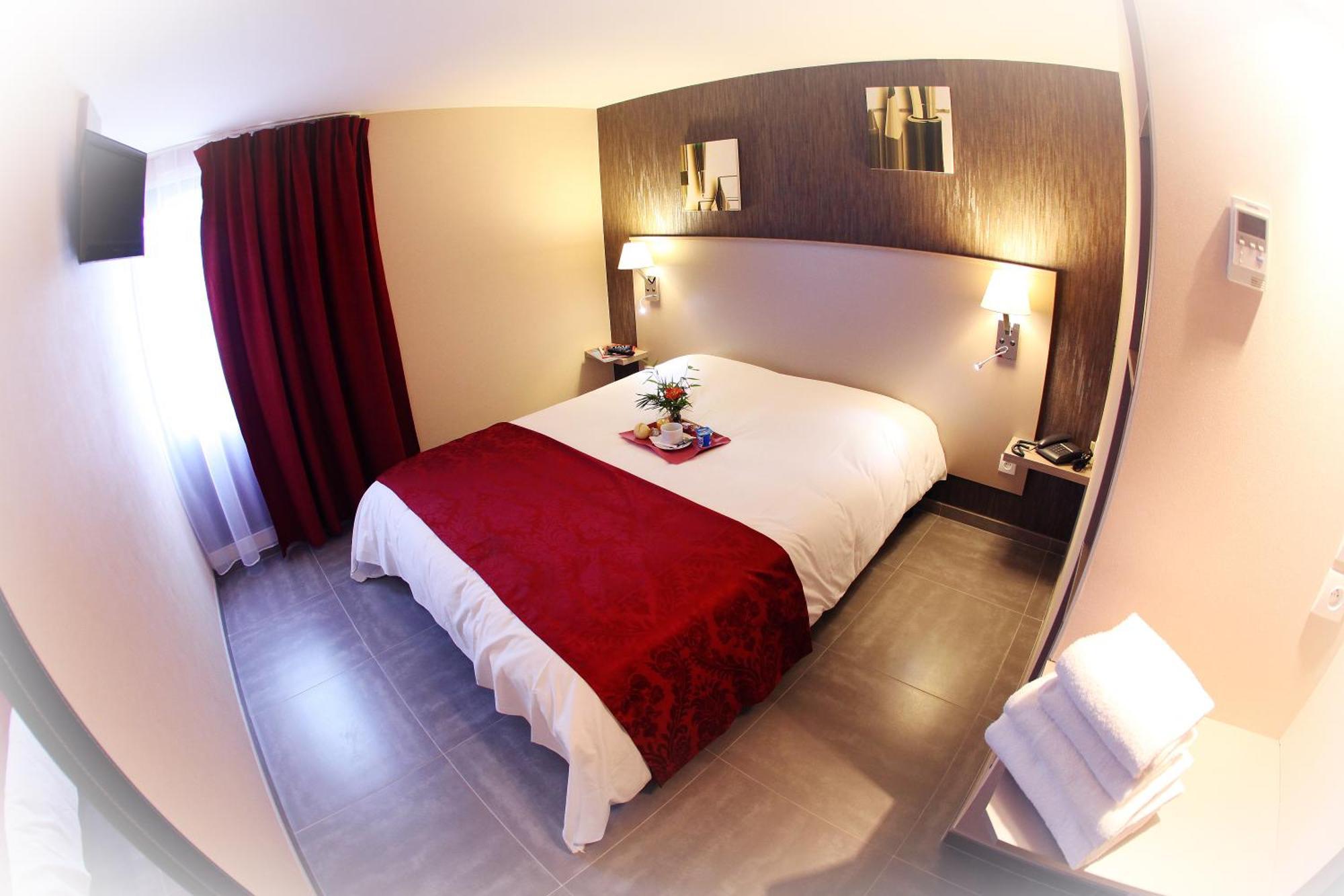 Hotel Le Coudon La Farlède Екстериор снимка