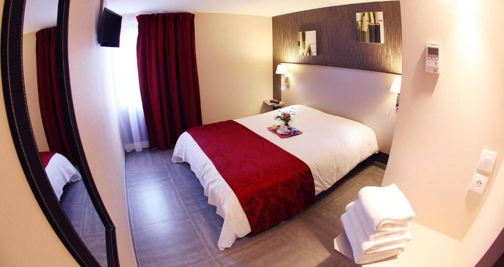 Hotel Le Coudon La Farlède Стая снимка