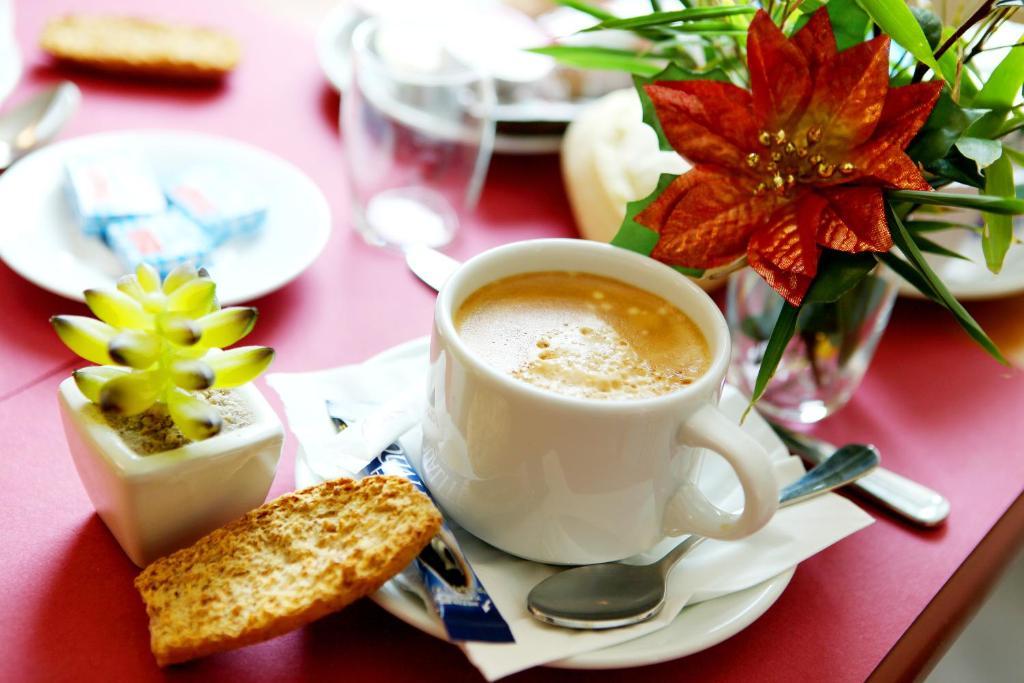 Hotel Le Coudon La Farlède Стая снимка