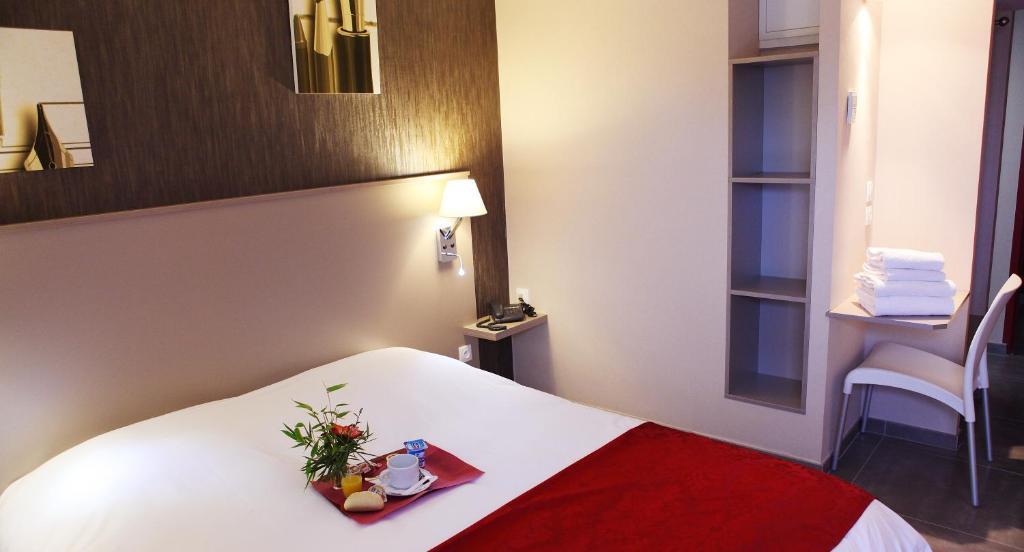 Hotel Le Coudon La Farlède Стая снимка